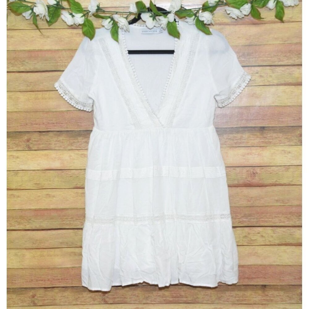 Cute Paper Crane White Casual Lace Tiered Mini Dress Size S V-Neck Short Sleeve